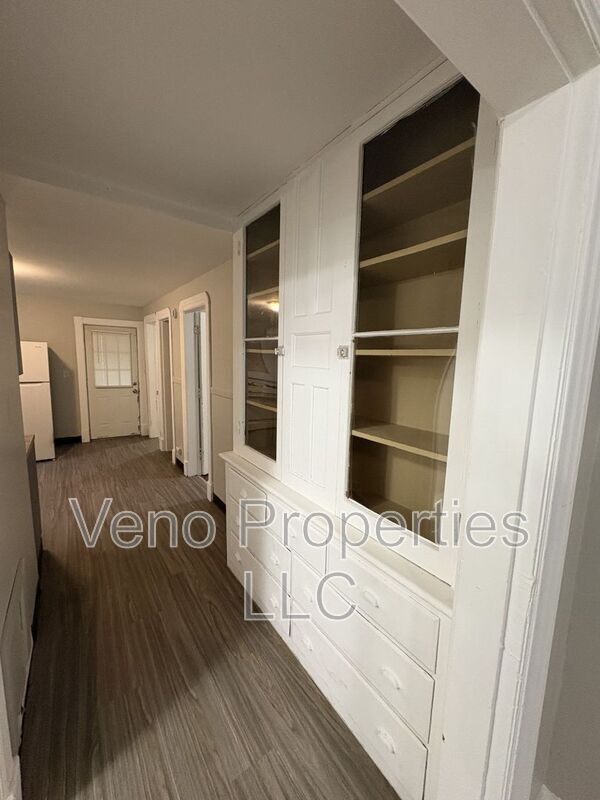 Building Photo - 1075 Park Ave