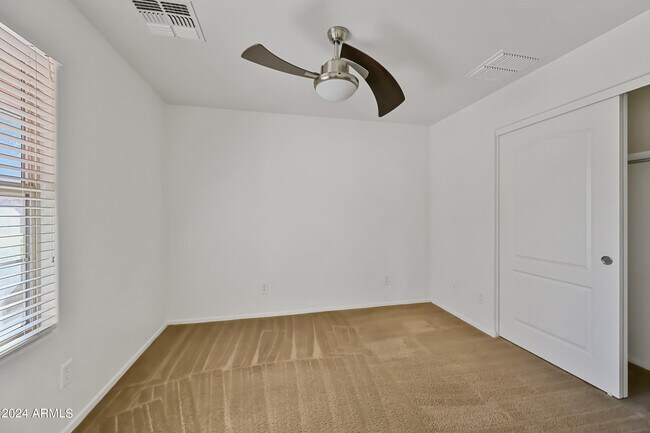 Building Photo - 2257 S Ponderosa Dr