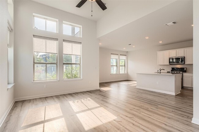 Building Photo - 7601 Frida Bend