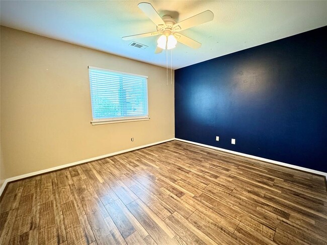 Building Photo - 119 Shadow Wood Dr