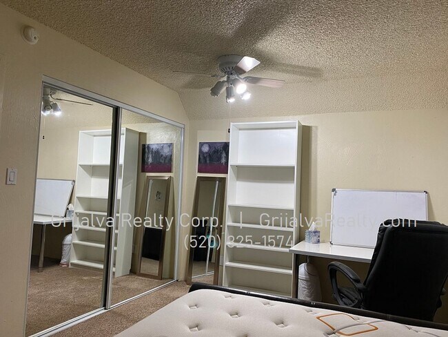 Building Photo - AVAILABLE JUNE - Furnished 2 Bedroom Condo with Community Pool Close to the UofA! (Speedway/Euclid)