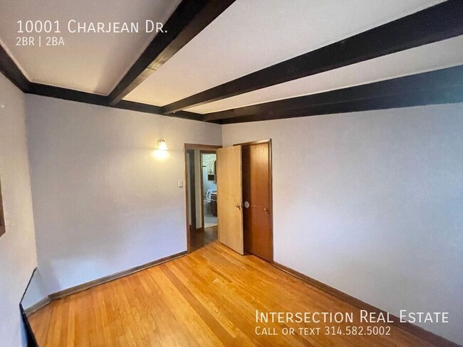 Building Photo - 10001 Charjean Dr