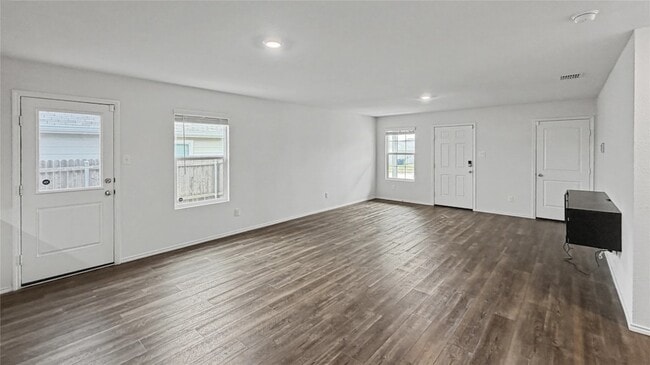 Building Photo - 1816 Barrie Wy