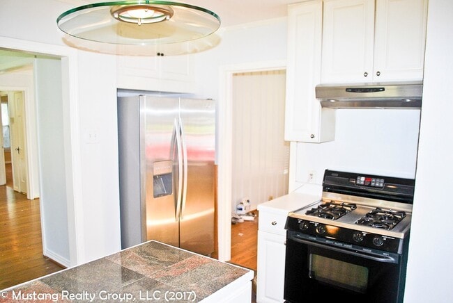 Building Photo - 6203 Penrose Ave