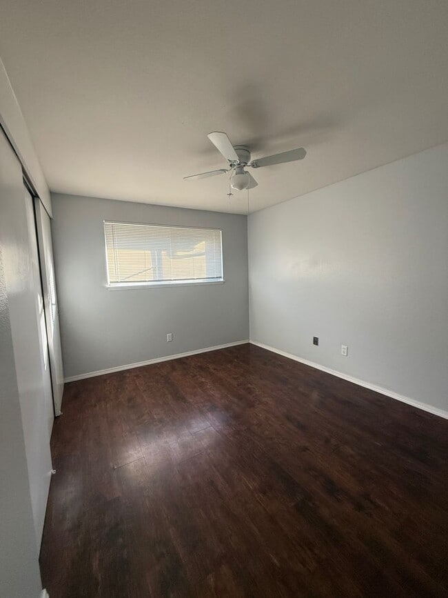 Building Photo - Cute Two Bedroom With Detached Garage