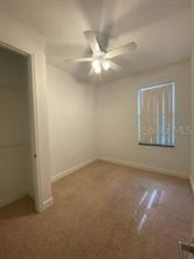 Building Photo - Kissimmee Townhome