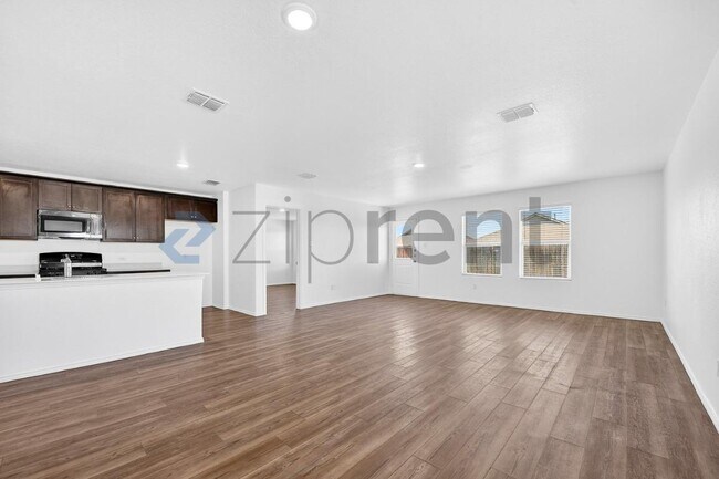 Building Photo - 900 Wildflower St