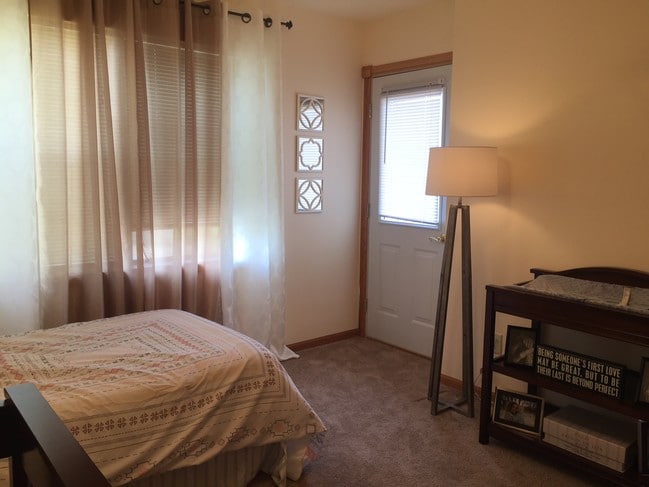 Building Photo - 749 Oregon Parks Ave