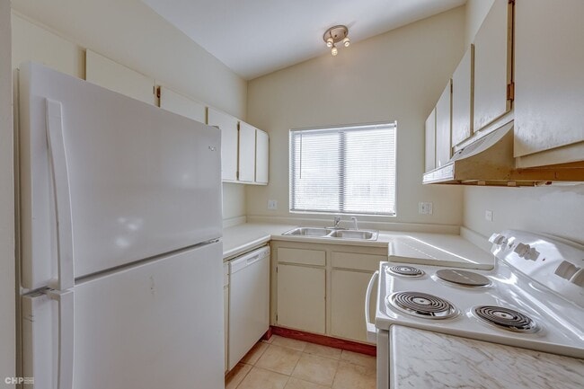 Building Photo - 431 Berkshire Dr