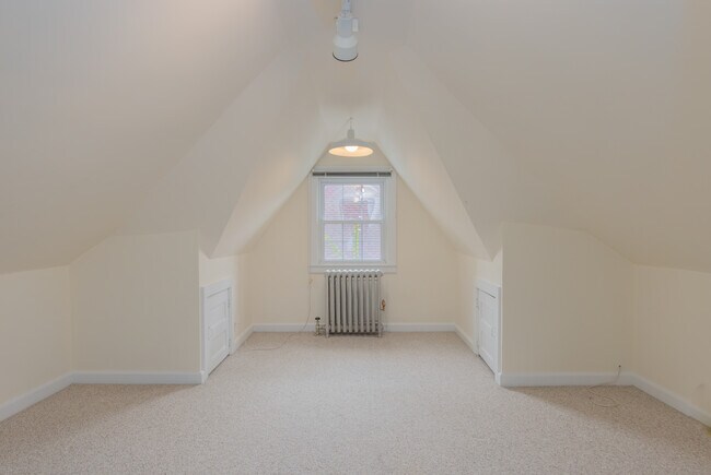 Building Photo - 7 Carthage Ln