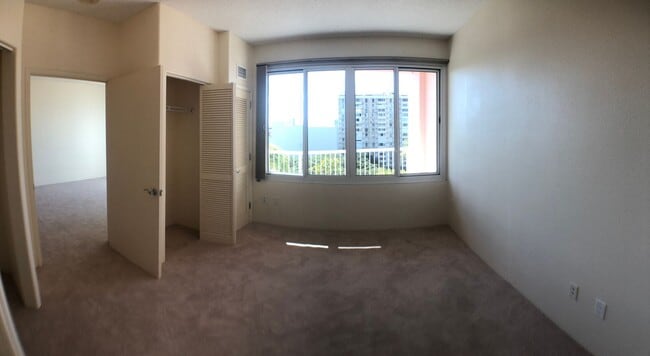 Building Photo - 1 bed, 1 bath, 1 parking with a lanai, located in One Archer Lane!