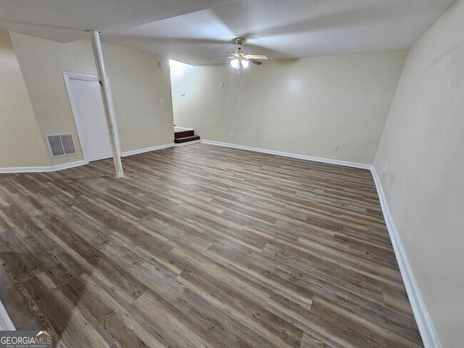 Building Photo - 2596 Woodland Dr NW