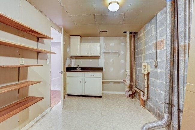 Building Photo - 406 Wedgewood Way