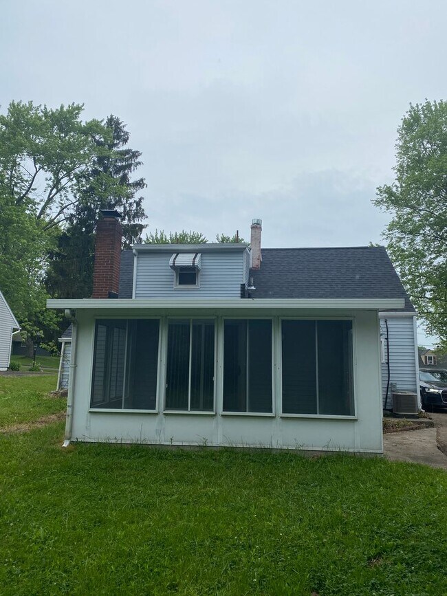 Building Photo - 379 Rosemont Ave
