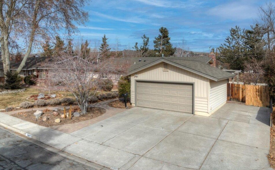 Building Photo - 900 Arleen Way