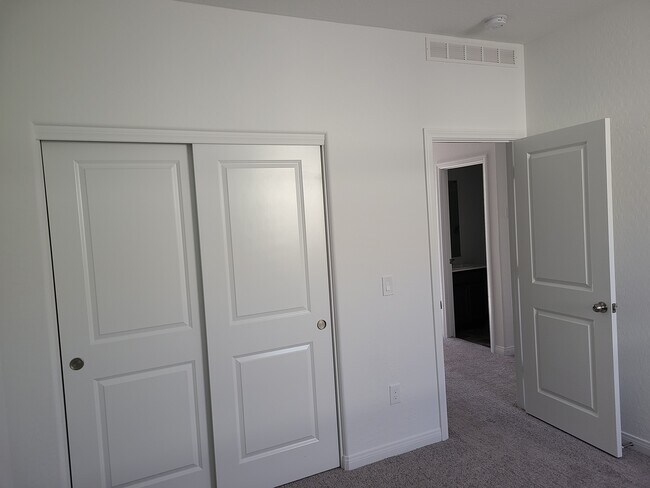 Building Photo - 6807 Feather Hill St