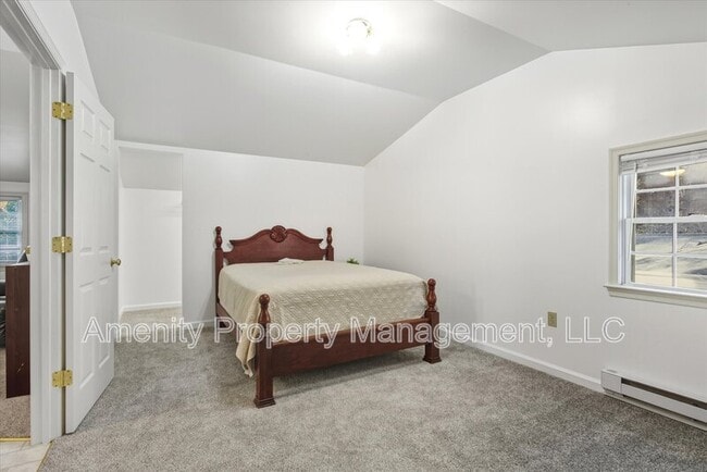 Building Photo - 121 Yorkshire Dr