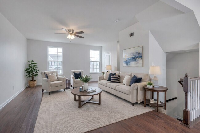 Building Photo - 2070 Elm Tree Ct