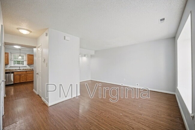 Building Photo - 3310 Scarborough Way