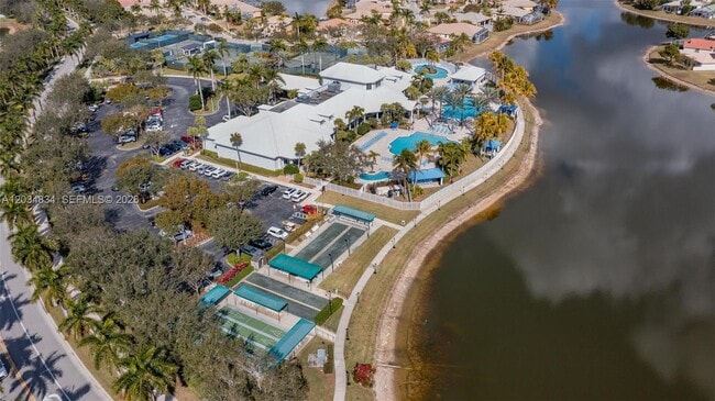Building Photo - 2675 Clipper Cir