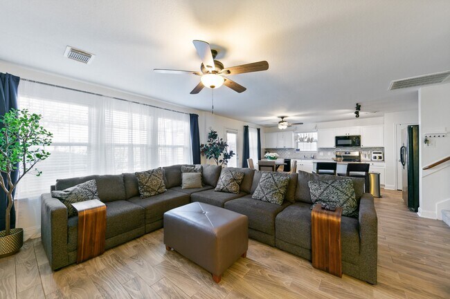 Building Photo - 2651 Skyview Shadows Ct