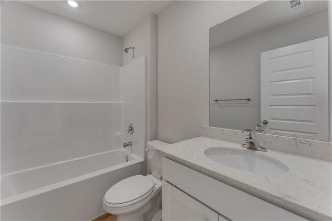 Building Photo - 4695 W Aurora St