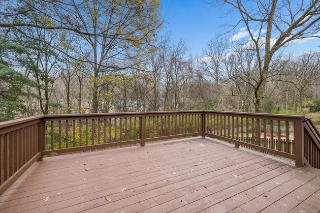 Building Photo - Discover exceptional convenience and comfort