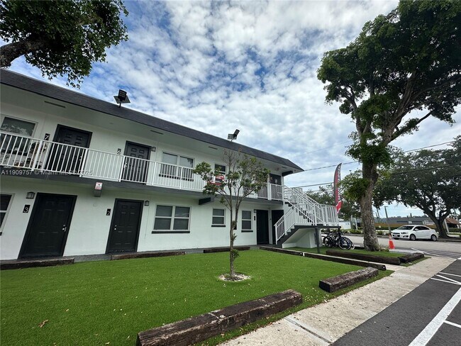 Building Photo - 3616 NE 11th Ave