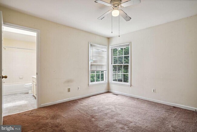 Building Photo - 18862 Crossroads Ct