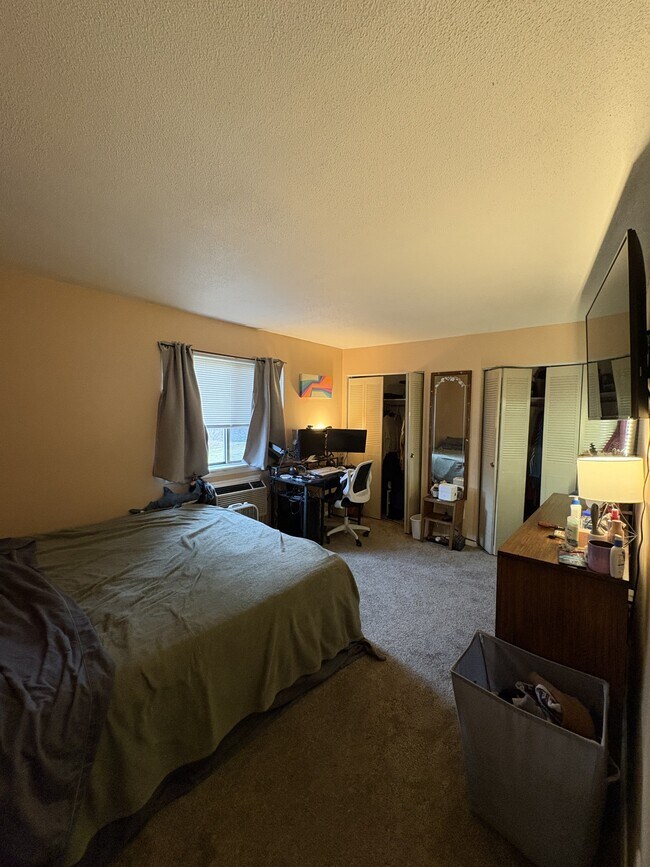 Building Photo - 51 The Brook