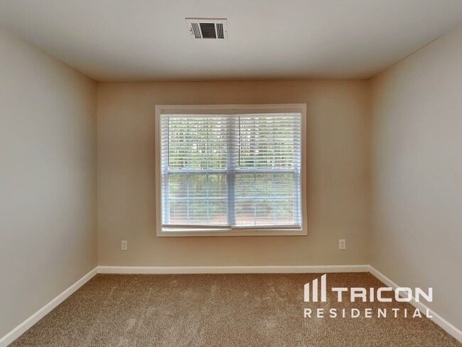 Building Photo - 359 Oakhaven Way