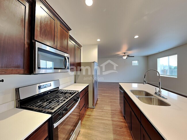 Building Photo - 1950 NW 23rd St