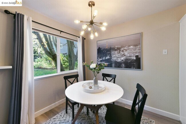 Building Photo - 18 Emery Bay Dr