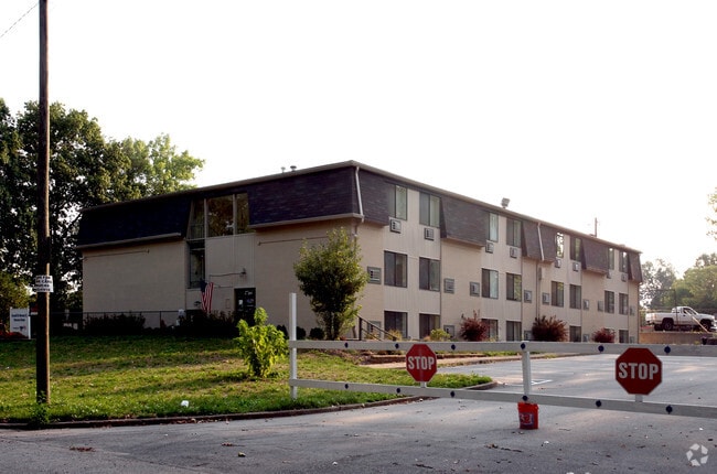 Building Photo - Donald W. Moreau Sr. Veterans House