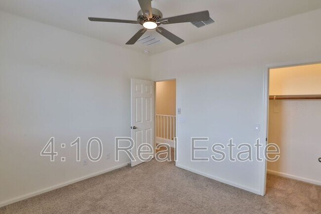 Building Photo - 5216 S 16th Pl