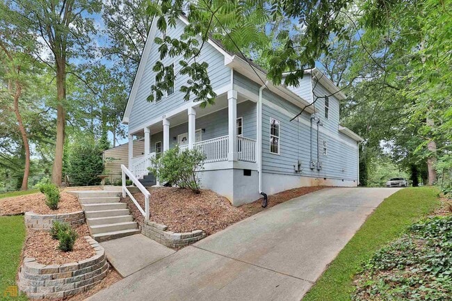 Building Photo - 528 Emily Pl NW