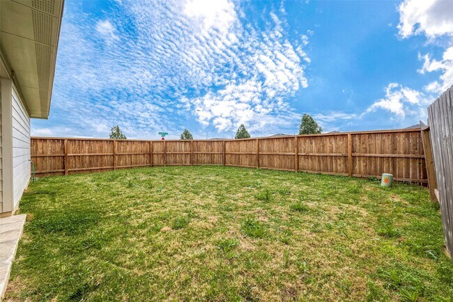 Building Photo - 2920 Gunnersbury Dr