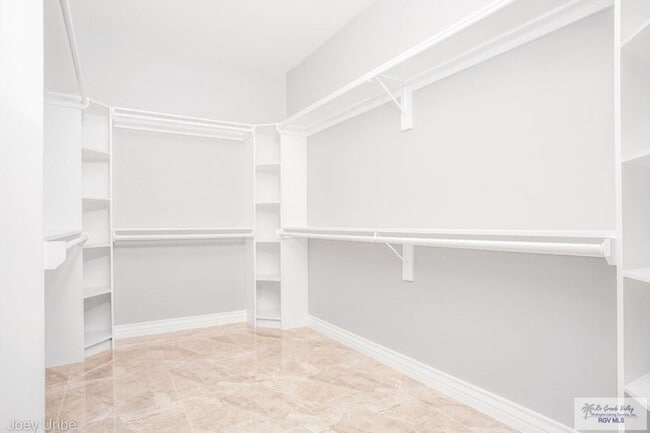 Building Photo - 1434 White Oak Dr