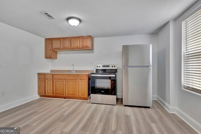 Building Photo - 311 Hambrick Park