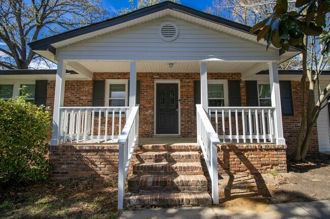 Building Photo - 1515 Sandra Dr