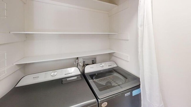 Building Photo - 2718 Glenbridge Ct