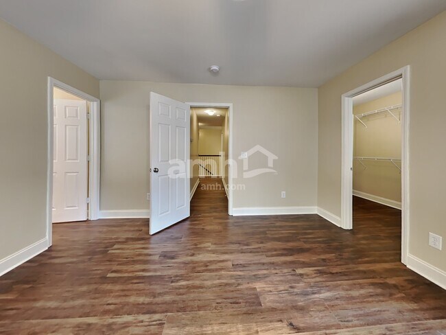 Building Photo - 109 Instructor Ct