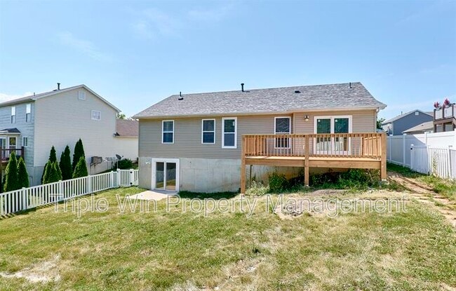 Building Photo - 4927 Triple Tree Ct