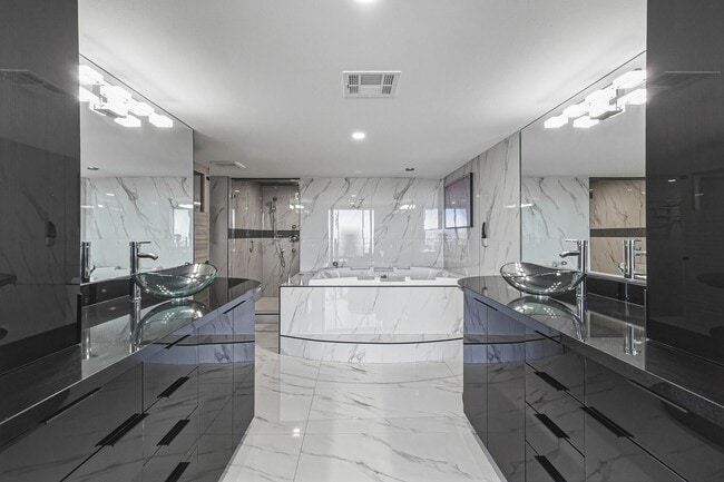 Building Photo - 3111 Bel Air Dr