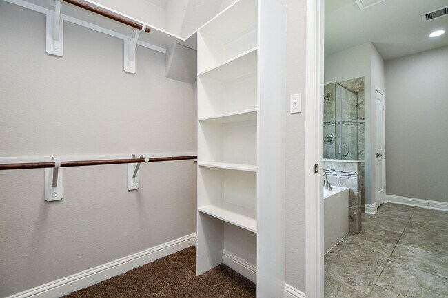 Building Photo - 15330 Ashbrook Dove Ln
