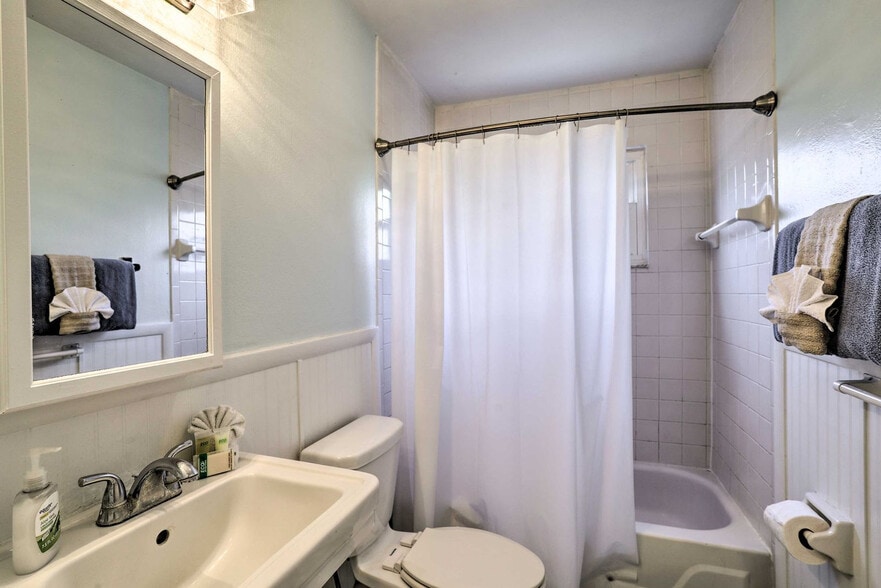 Building Photo - 4484 Cobia Dr SE