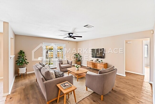 Building Photo - 1804 Easton Dr