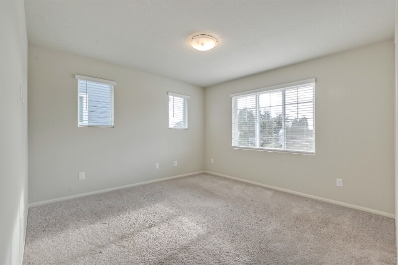 Building Photo - 31547 NW North Ave