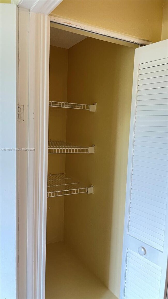 Building Photo - 8110 San Carlos Cir