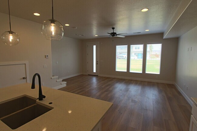 Building Photo - Brand New - Never Lived In!  (Location, Location Location)